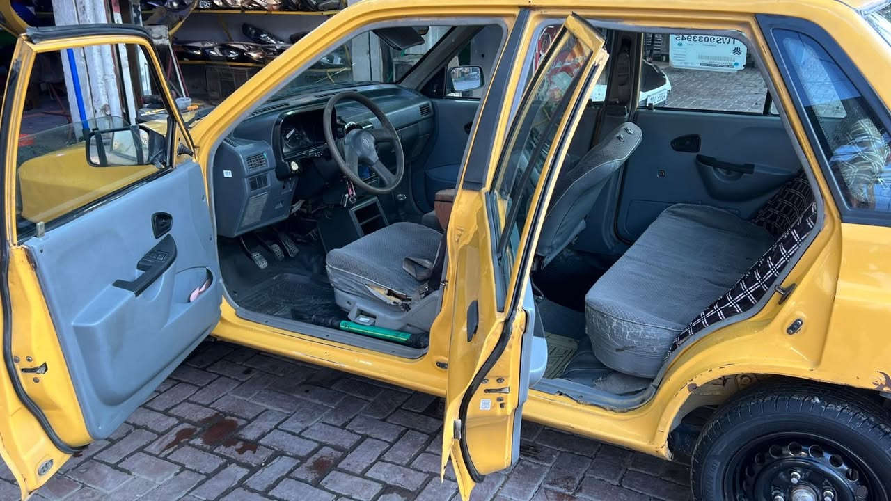 السلام عليكم للبيع سايبه موديل ١٠ سياره مكينه جديده تخم تاير جديد باتري جديد كلج جديد كهربائيات كلهه شغاله تبريد شغال بيهه طخه بلجاملع الخلفي ومبدل قبغ جنطه السياره بيهه ترتيبات بسيطه شواصي خير من الله السياره بااسمي مكاني بغداد الاعظميه عارضهه ب ٢٤ وبيهه مجال بسيط ***********
