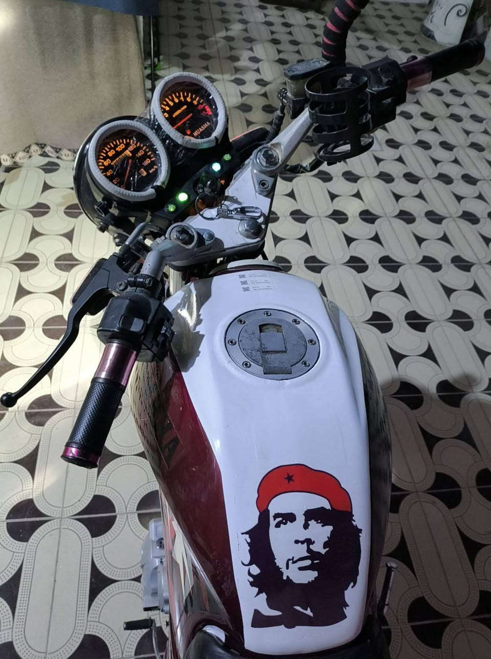 يالله....دراجة هيوشه 2021 مگمرگ ومسحوب قرص وماشين بمعاملة تسجيل مركبة
الدراجة بس تروح تستلم سنوية وتشد لوحات  اوراقها رسمية وكاملة 11 ورقة وياها وكلة مختوم من المرور 
 محرك 150 محركها  فول ماممدود علي سبانة  دراجة نشطة ومابيها نقص
السعر 850 وبيها مجال للشراي 

كهربائيات كامله لايت زنون عالي ناصي 
للتواصل خاص او على الرقم *********** 
مكان الدراجة الرمادي
