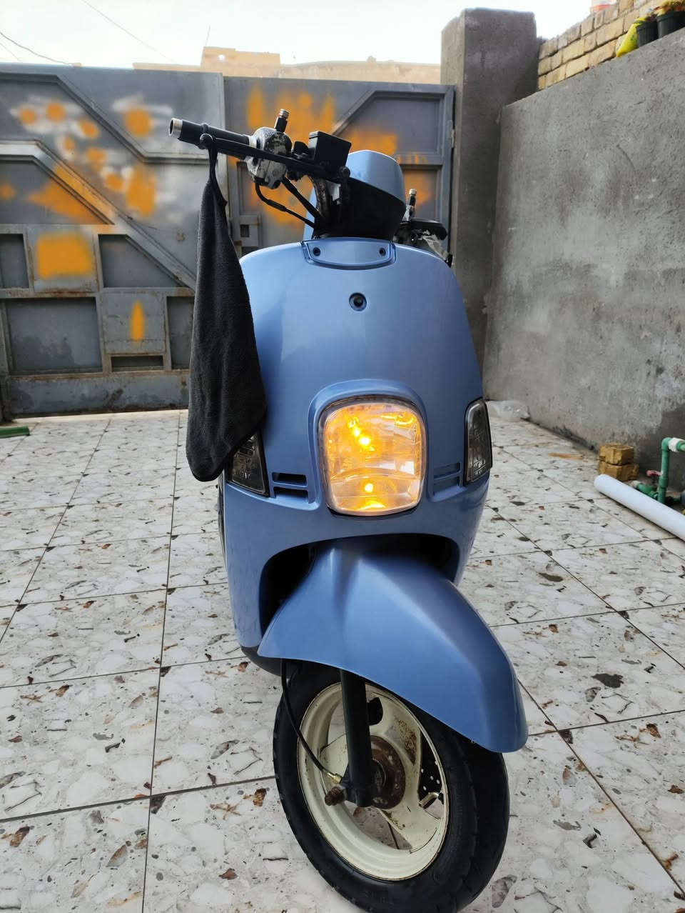 سلام عليكم
ماكس بوليسي للبيع بوشه 55 
سعر 550 وبيها مجال 
عنواني كوت حي الحكيم 
رقم ***********
