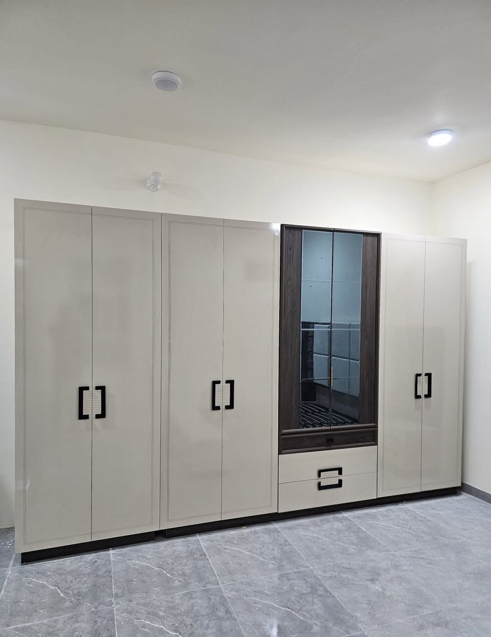 (  ابراهيم للأثاث)
(فتح وشدوصيانة/كل انواع غرف النوم والاثاث المنزلي +نقل داخل وخارج المحافظه اللأستفسار الأتصال+واتساب ***********  *********** [بأسعار مناسبه ]
