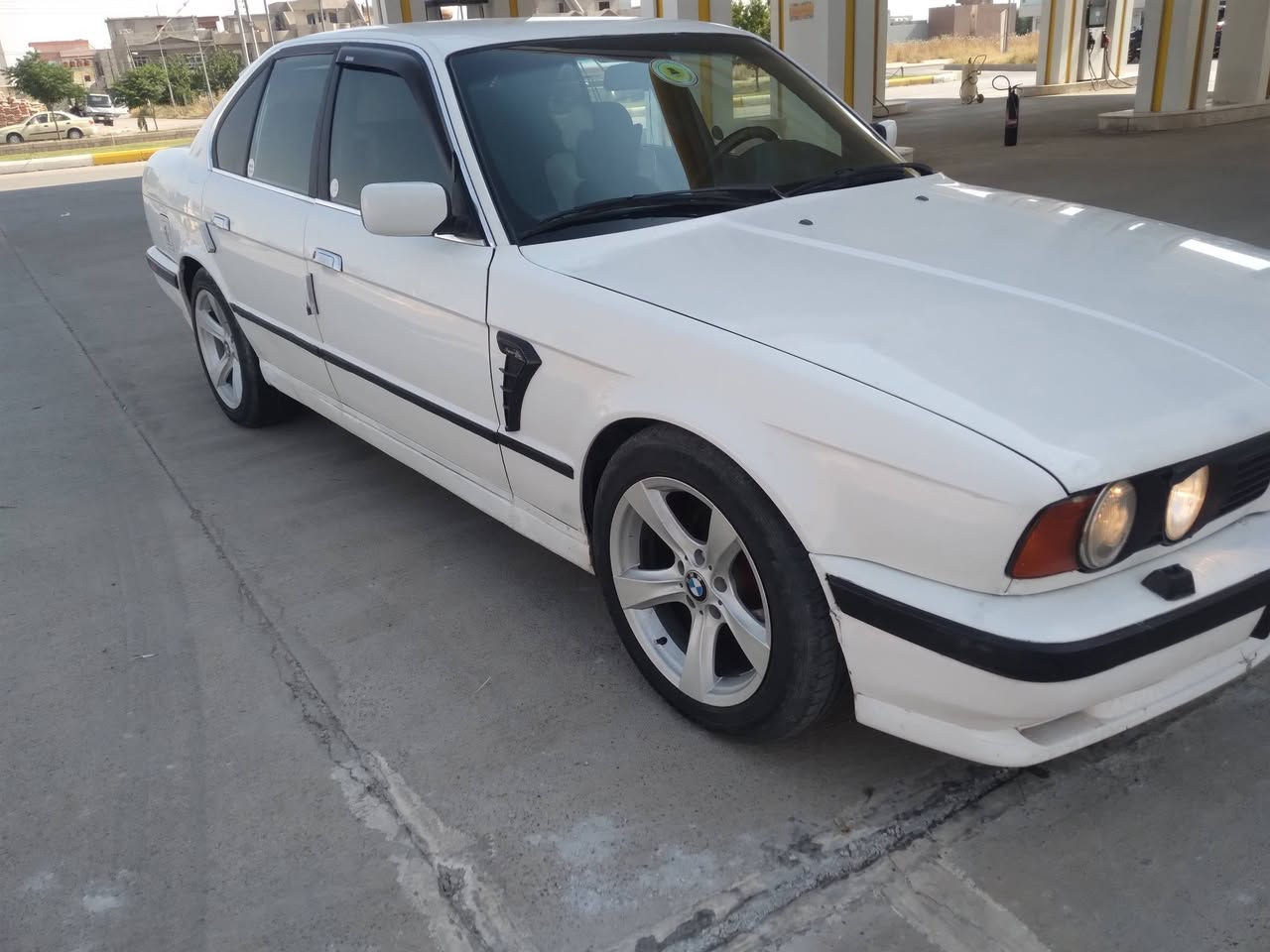 بيم موديل 1990 كير عادي حجم520 مكينه
كبس رقم سنويه جديد غرامه 90 الف السياره 
جاهزه قطعه وحده صبغ سعر 53 شويه مجال 
رقم صاحب السياره 
***********
***********
