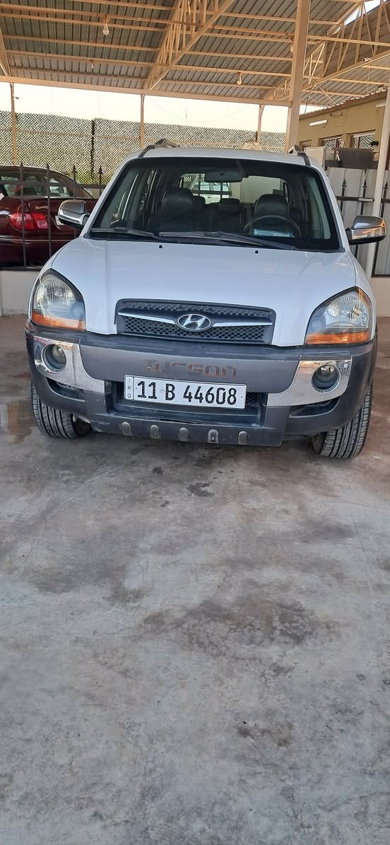 السلام عليكم
توسان 2010للبيع
محرك 2000
كير مكينه تبريد صدر تخم تاير
السياره بيها قطعتين فقط 
السعر 118بيها مجال
العنوان ديالى الغالبيه
رقم الهاتف ***********
