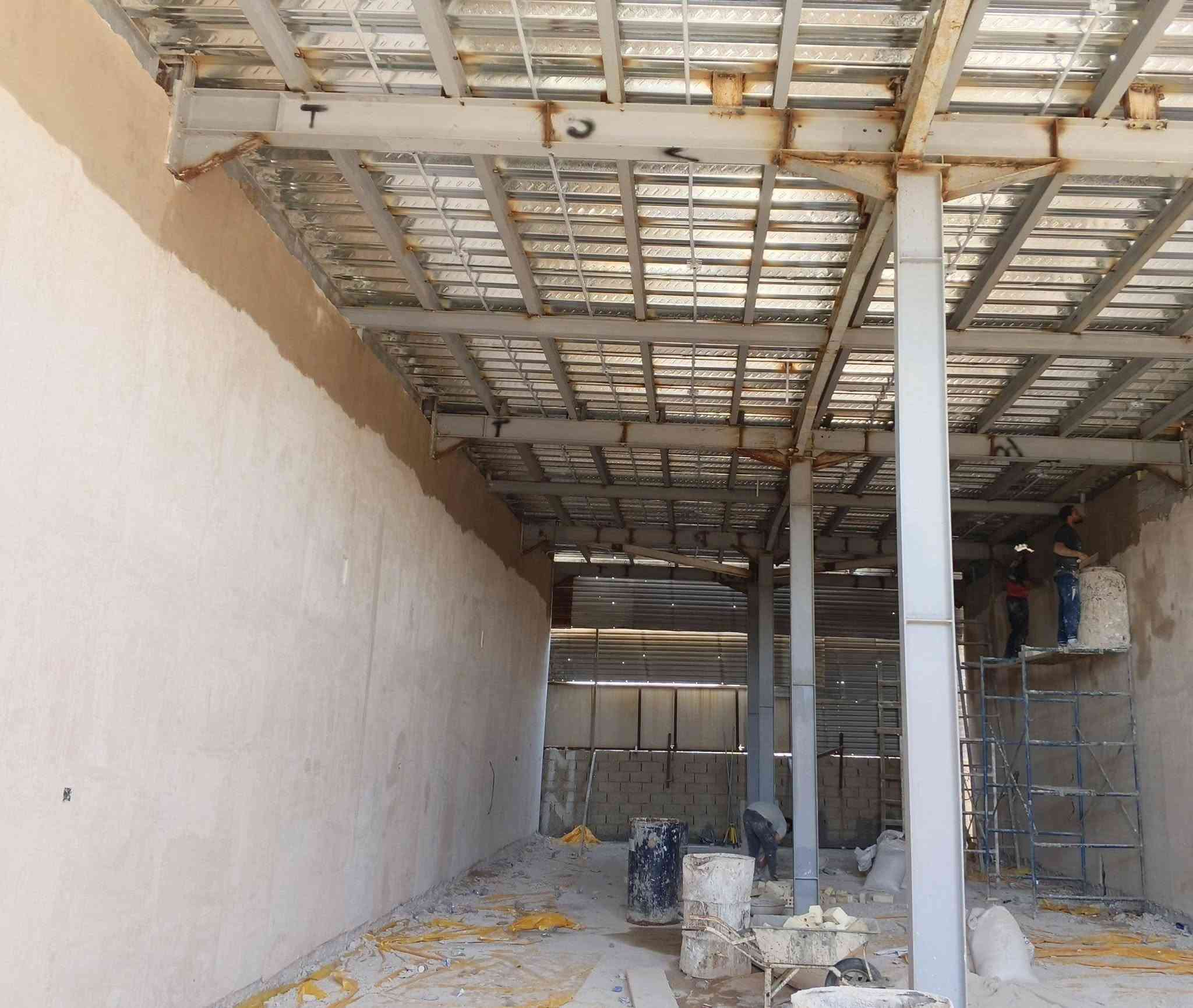 تحية طيبة انهاء اعمال البياض واللبخ بوقت قياسي6ايام لجملونان  22×8 للواحد ارتفاع 5م كادر ابو سلام دقة في العمل وسرعة ***********
