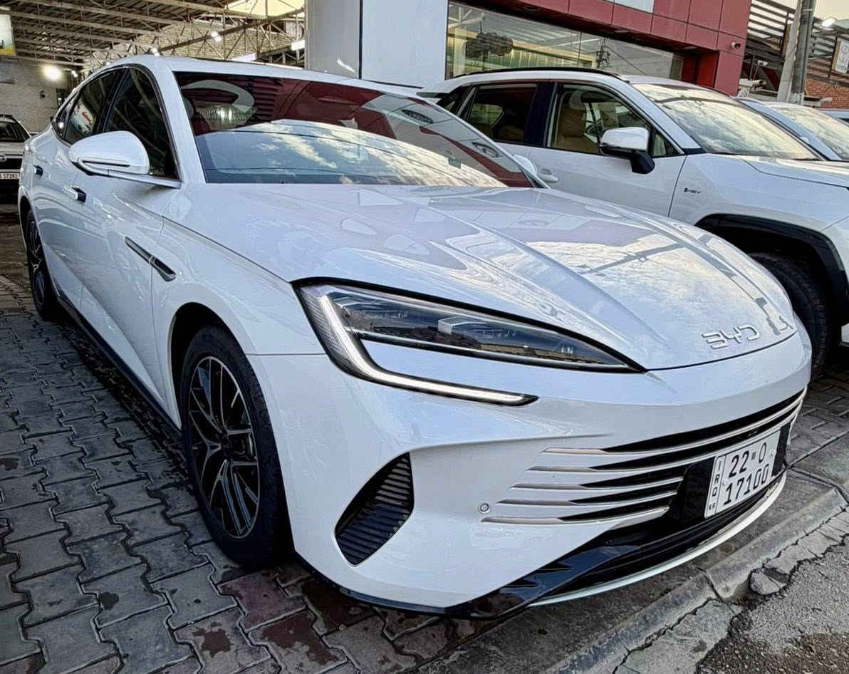 ✨🚘 معرض ريتاج يقدّم فرصة مميّزة لعشّاق الفخامة والاقتصاد 🚘✨
للبيع BYD Seal 07 2025  – فئة Design (فل مواصفات)

وكالة BYD العراق بانوراما + جنطة كهرباء + ابواب شفط
ممشى: 3,000 كم فقط – بحالة الوكالة ✨

مغلفة PPF بالكامل ضمان التغليف 10 سنوات 

🔰 المواصفات الميكانيكية والأداء:

 • نظام هايبرد حديث يجمع بين القوة والتوفير
 • محرك 1.5 لتر + محرك كهربائي
 • تسارع سلس وقيادة هادئة داخل المدينة وعلى الطرق السريعة
 • استهلاك وقود اقتصادي جدًا
 • ناقل حركة أوتوماتيك ناعم
 • وضعيات قيادة متعددة (Eco / Normal / Sport)

🖥️ التقنيات والرفاهية:

 • شاشة وسطية كبيرة متعددة الوظائف
 • شاشة عدادات رقمية
 • نظام ملاحة + بلوتوث + Apple CarPlay / Android Auto
 • بصمة تشغيل + دخول ذكي
 • شحن لاسلكي للهاتف
 • إضاءة داخلية محيطية
 • تكييف أوتوماتيك مزدوج
 • مقاعد جلد فاخرة قابلة للتعديل كهربائيًا
 • تحكم من المقود + مثبت سرعة

🛡️ أنظمة الأمان ومساعدة السائق:

 • كاميرات 360° + حساسات أمامية وخلفية
 • نظام مانع الانزلاق + الثبات الإلكتروني
 • رادار تنبيه الاصطدام + المحافظة على المسار
 • نظام فرملة طوارئ
 • وسائد هوائية متعددة
 • نظام مراقبة النقطة العمياء

🎨 المظهر الخارجي:

 • تصميم رياضي أنيق
 • إضاءات LED أمامية وخلفية
 • جنوط ألمنيوم رياضية
 •  مرايا كهرباء قابلة للطي

📄 حالة السيارة:

 • وكالة عراقية داخل الضمان
 • فحص كامل
 • السيارة نظيفة جدًا – استخدام خفيف

📍 بغداد – معارض البياع – الشارع الرئيسي
📞 *********** | ***********
📞 *********** | ***********
📞 *********** | ***********

ريتاج… المستقبل بين إيديك �
