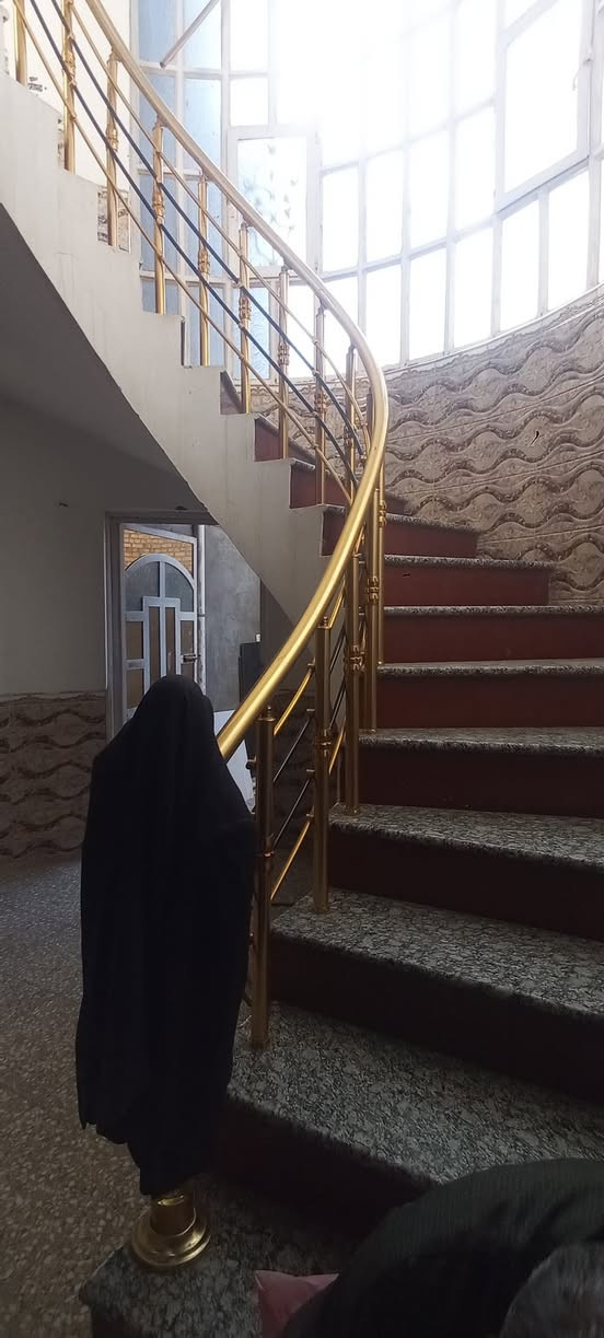 بيت للايجار ٢٠٠م حي الزيتون شارع القوس غرفتين وصاله ومطبخ وصحيات داخليه وخارجيه وبراني وغرفه فوك طابق ٢
للاستفسار الاتصال على الرقم ***********
