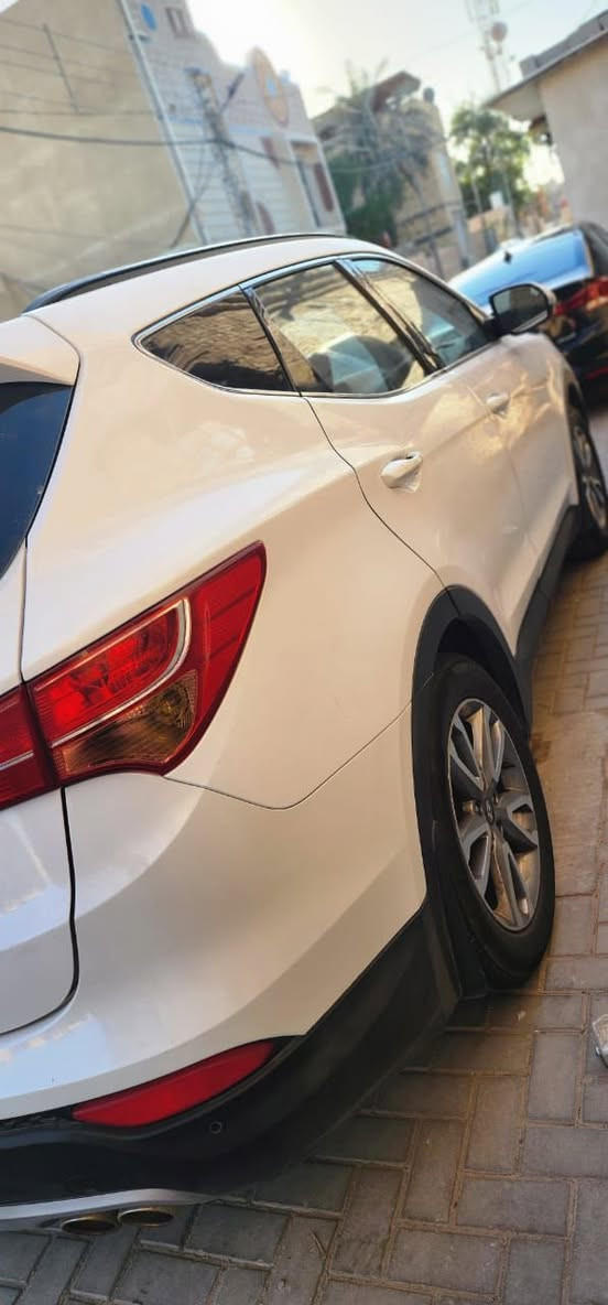 سنتافي ٢٠١٤
٤ سلندر 
٧ راكب 
لون ابيض 
بصرة تحويل مباشر
ماشية ١٤٥ الف 
***********
السعر ١٤٥ $
