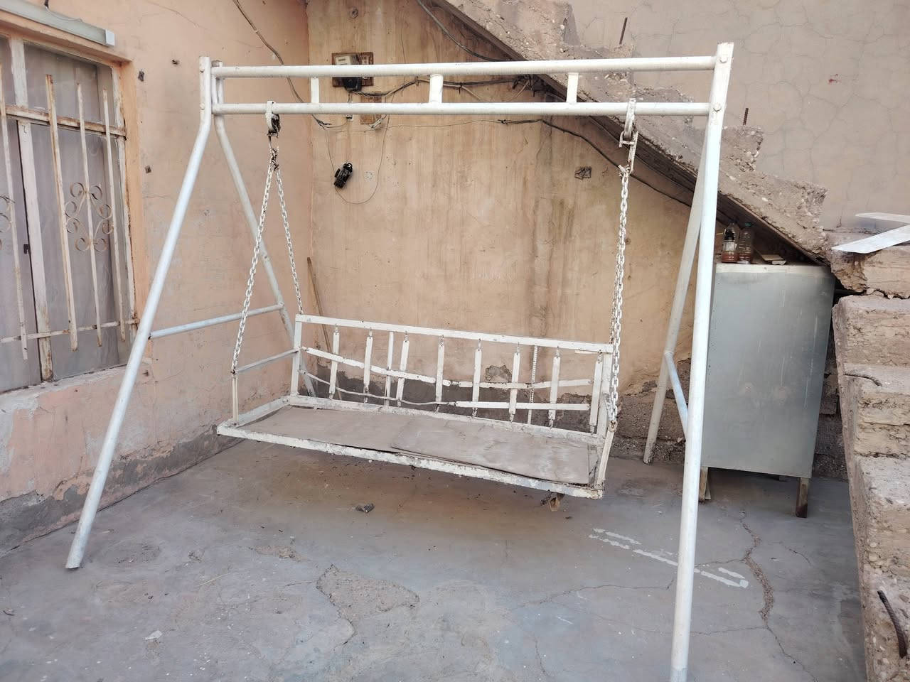 مرجوحه حجم ثقيل تتحمل كل الاوزان تكمه قرب جامع السبعاوي 150 الف ***********
