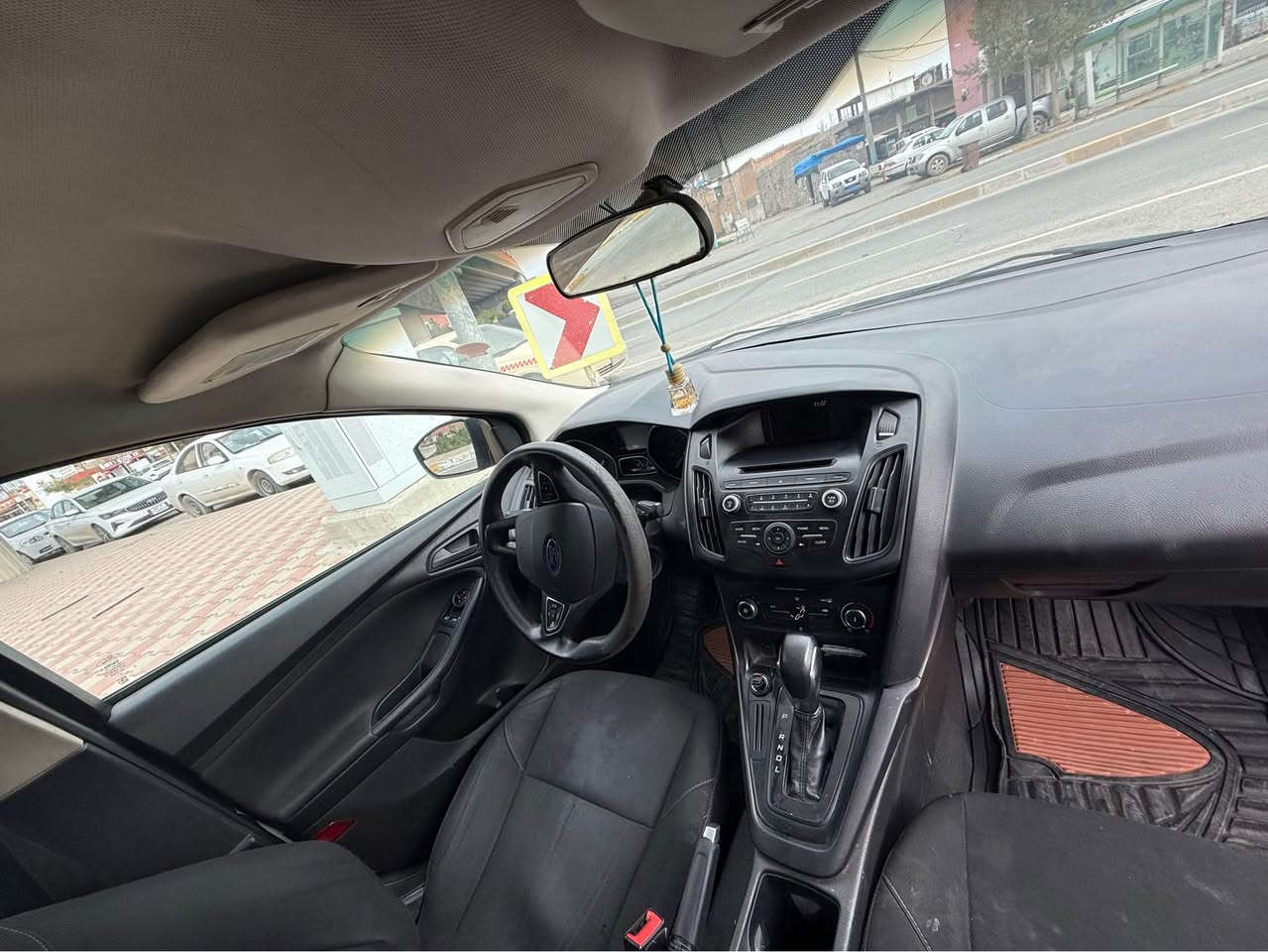 Ford 2016 
مكينه ٤ بستون بي توربو
٣ بارجةي بيشي بوياغه شانصي نةگرتوه
٧٠ مجال
واتس اب *********** أربيل, العراق
