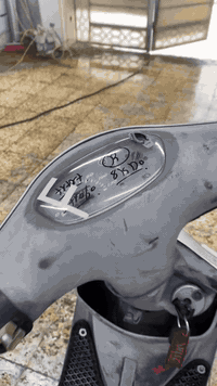 السلام عليكم دراجه للبيع رصاصيه مو سوده ٥٥ داراجهً كلج امامي رياضي دراجه شلعه ومعدل 750 وبيها مجال أو مراوس هاذه رقمي ***********
