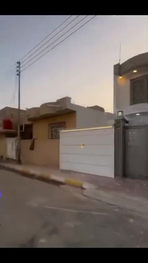 بيت بحي الصدرين طابقين مساحه 250 متر مقابل سايدين وحديقه سنة البناء 2024 لمعلومات اكثر الاتصال بالرقم ***********
