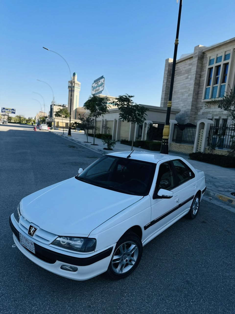 السلام عليكم بيجو بارص 2023 استلام شركة بأسمي 
تبريد قطعتين كشنات كهرباء نظام ايكو اقتصادية شاشة كامره تحكم ستيرن 4 دسكات مانع انزلاق ABS تخم تاير بحاله جيدة تبريد ثلج خير من الله مكينة جديده حداديه نص عمر السعر 77 وبيها مجال للأستفسار *********** / ***********
