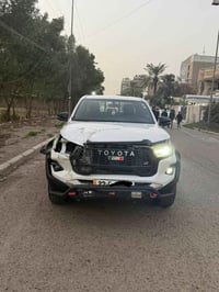هايلوكس GR 2024 ابيعها على حادثها السيارة شغالة وتمشي ايرباكات سليمة ر...