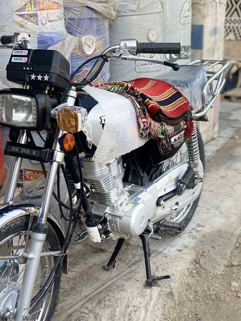 سلام عليكم نامه شلامجه اصلي بلاد موديل 23 طالعه بل 24  محرك مامفتوح  سعره واحد 300بيه مجال مو شراي لايكسر بل سعر مكاني بابل السده هنديه رقمي ***********
