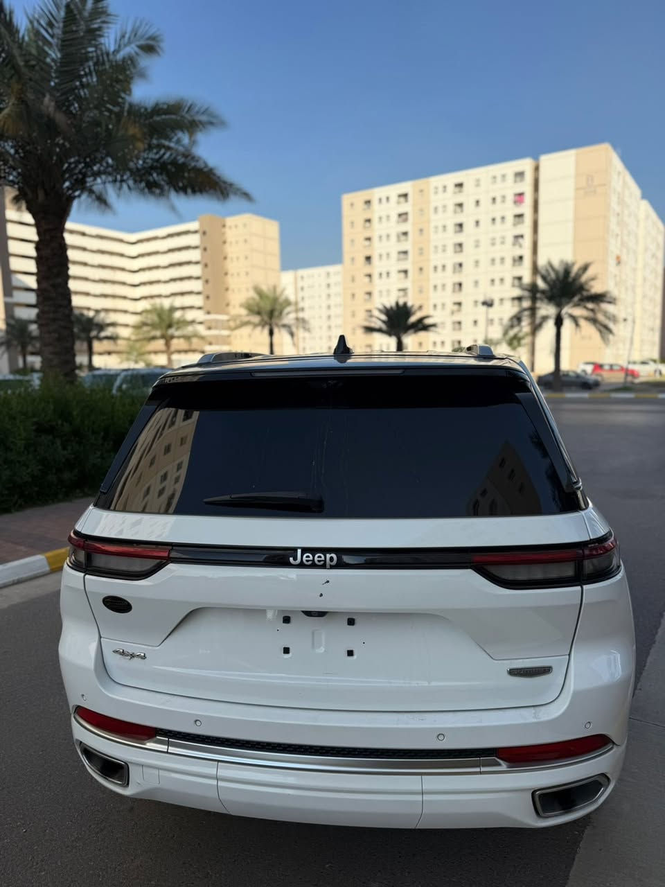 جيب شيروكي سومت 2023
الضرر صبغ ربع البنيد الامامية فقط الباقي مكفول 
صور الحادث مرفقة بلمنشور 

🔸🔸مواصفات 🔸🔸
أعلى فئة بلجيب فل 1/1 
تو كلر سقف اسود 
جكات 
8 كامرات محيطية
4 رادارات
بنوراما 
3 شاشات 
كراسي هزاز مساج 
كراسي جلد سومت 
كراسي كهرباء 4 حركات 
مري كهرباء 
كامرة حرارية دشبول 
دادشو عداد 
تدفئة + تبريد مقاعد
شاحن وايرليس
صندوق كهرباء 
ستيرن كهرباء 
شفتات رياضية مقود 
تدفئة مقود 
مستشعر وقوف خلفي 
رادار جانبي 
ويل 20 كروم 
قطتعين تبريد
3 وضعيات قيادة 
هاند بريك بصمة 
تحديد مسار 
لايتات فل زنون 
الكراسي الخلفية الكل كهرباء
هواي مواصفات بعد بيه معروفه سومت
السياره بدون رقم فحص كاتي أربيل 
السعر 38 الف 
***********
