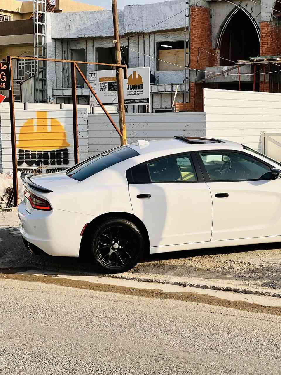 السلام عليكم 
جارجر sxt 2019
فتحه (سلايد )
ماشيه (٣٥)حقيقي
٦سلندر 
تو ويل
شاشه كار بلي وتشغيل عن بعد وحساس خلفي 
داخل جلد لونين 
حادث بنيد ومبدل اصلي  نفس اللون يعني  السياره بدون صبغ 
كامله بدون نقص 

مكان بغداد العامريه 
***********
