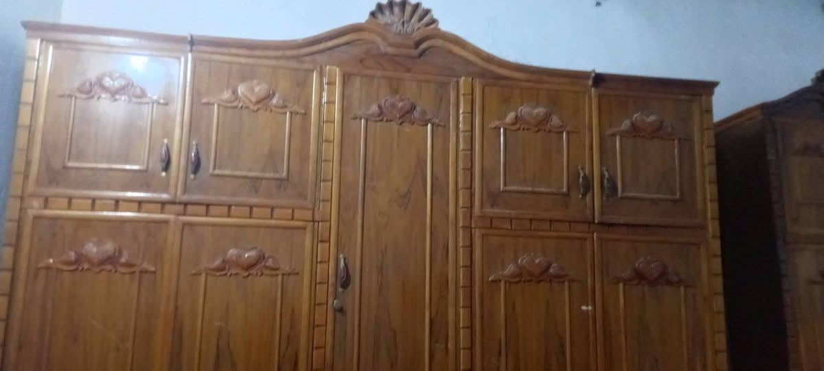 السلام عليكم غرفة للبيع صاج عراقي كاطون الرازي قرب جامع ابو ايوب بمليون وربع وبيهه مجال للاستفسار ***********
