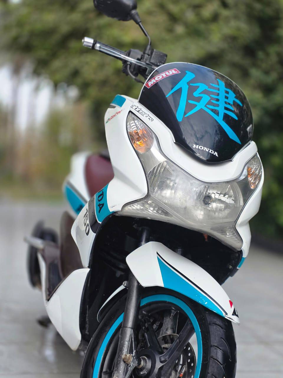 السلام عليكم                             ***********
للبيع بي سي إكس جيل الأول 2016 الدرجه كفاله عامه 
حساس ازدحام ستاند حساس مكينه مكفوله اوراق كامله 
للبيع أو مراوس مكان ديالئ الخالص الشراي يتصل
