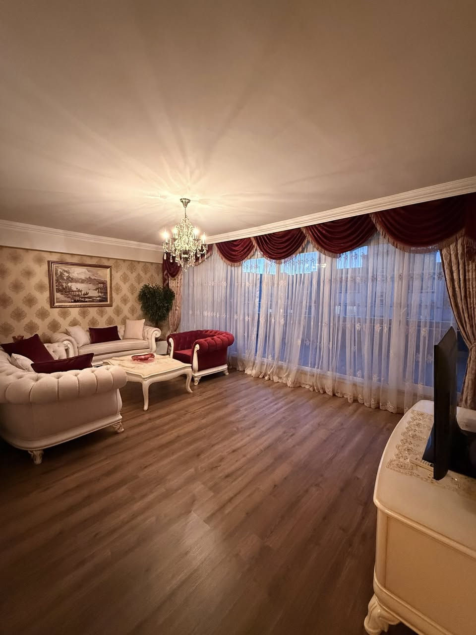‏‎شقة دوبلكس للبيع  في مجمع افروستي -دهوك 
‏‎عمارة:B34
طابق:7-8
‏‎‏‎المساحة ١٨٦م
‏‎غورقة :٣+١
‏‎واجهة. شمال -غرب 
‏‎‏‎اذا كنت ترغب في شراء شقة او بيعه يمكنكم التواصل معنا
‏Tell-0750 492 1308
‏Whatsappe-Viber
