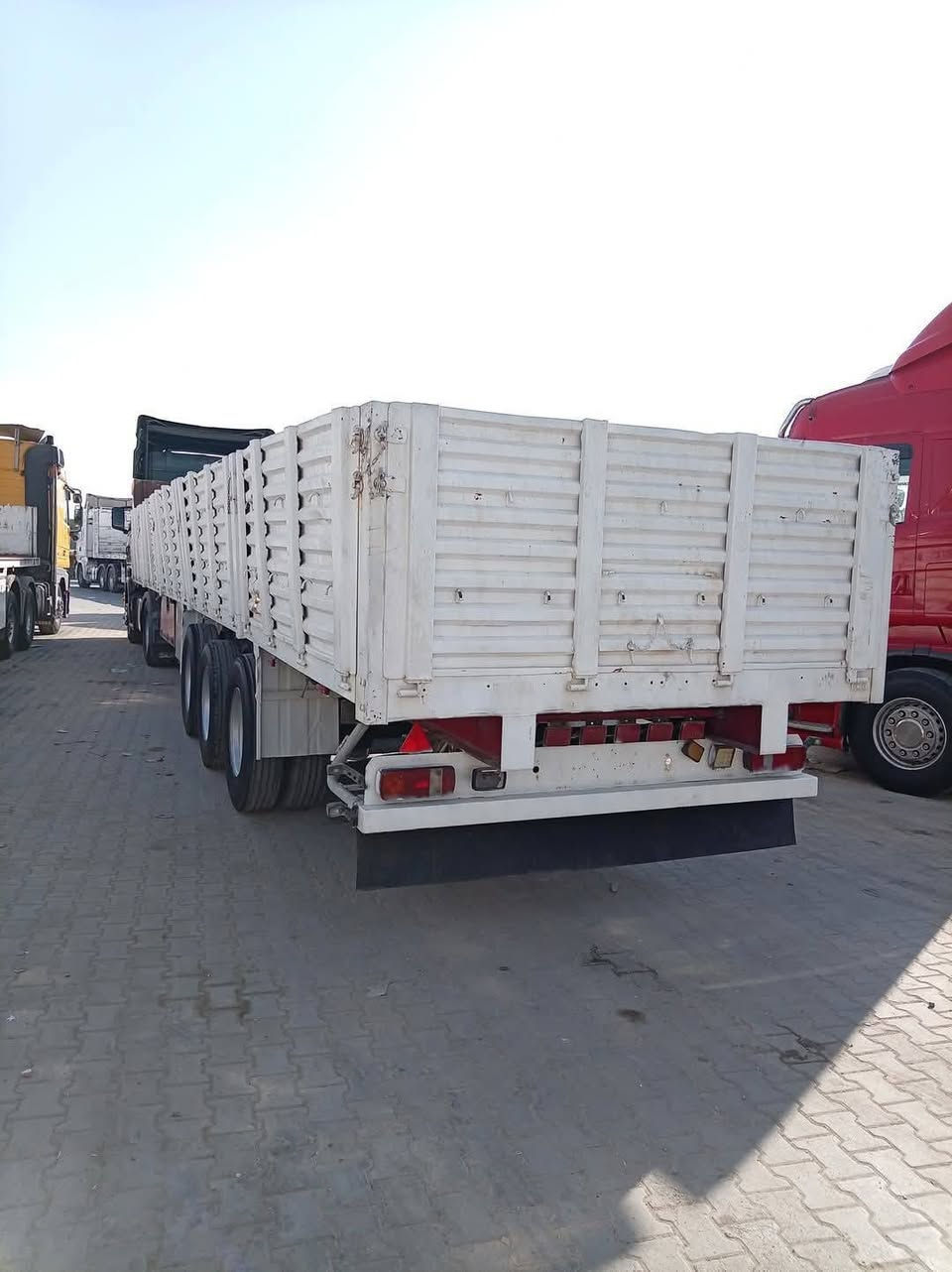 اسكانيا 2008 سنويه 2027
رقم بصره مربوطه فلات بدون جوانب مكينه 480 كير اوتماتيك 1000 وراها العربانه الي بالصور  الراس كفاله شاصي ومكينه وكير وتبريد جاهزه للعمل    فقط اتصال ماكو ماسنجر

للاستفسار 

***********
