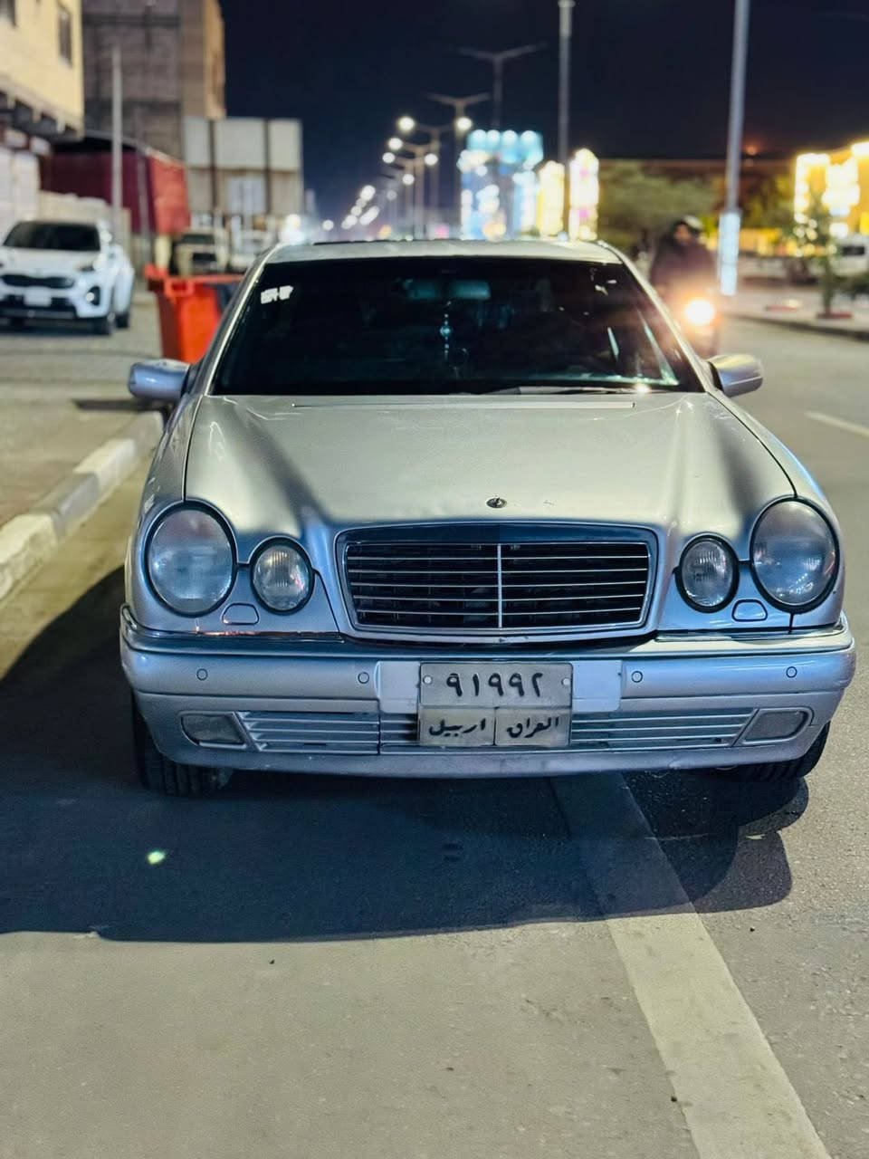 السلام عليكم
مارسدس ام عيون موديل 1998
محرك vالمرغوب سته اسلندر 
رقم صاحب السياره ‭0783 861 5768‬
مكان السياره البصره 
اتصل وسأل عن باقي الفاصيل 
السعر 85$وبيه مجال بسيط 
مكلف بلنشر
