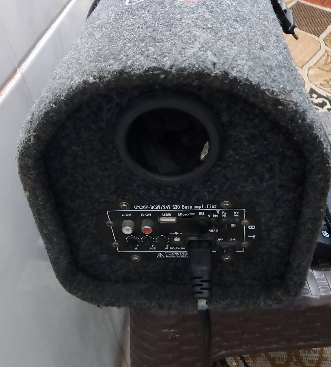 سماعه مال تكتك مال مناسبات
بيه بلوتوث و هواكس هم سعر 30 الف مكاني جريخي 

***********
