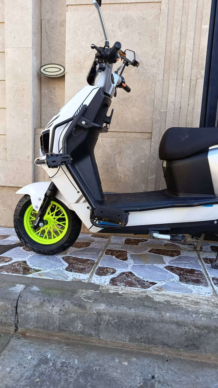 سلام عليكم (للبيع فقط)
دراجة شحن بايننج الوحش  نضافتها 99
المواصفات والتفاصيل 
1: بصمتين وتشغيل عن بعد
2:نضام APS 
3:سستم الايت كله LED
4:حساس بريك 
5: نضام سرقة وقفل ستيرن 
6:شحن سريع ويدوم وقت طويل 
7:اربع نمر سرعة 
8:كشن جلد 
9:صندوق تخزين مساحة كبيرة 
10: بطاريات 6 مسطرة
11:بريك دسك 
12:دبل إشارة
الدراجة مدرعه بالكامل 
العنوان الشعب حي البساتين الضباط
للاستفسار *********** متواجد واتساب 
السعر 950 الف وبيها مجال قليل
