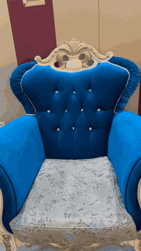 سلام عليكم تخم قنفات تركي درجه اولى قنفه كبيره مع ٤ كرسي  جديد ابيعهم لان مساحه ماعندي اريدهم ٣٠٠ قفل مع الطبلات وبالعافيه على الي ياخذهم


**إذا كنت صاحب هذا الإعلان وتريد حذفه لأي سبب، رجاءا أرسل رسالة إلى الدعم الفني**