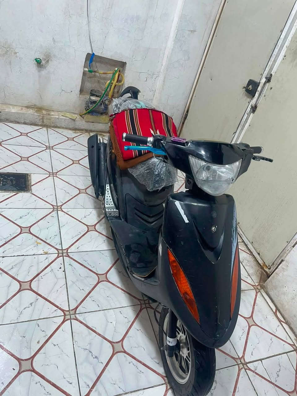السلام عليكم دراجه للبيع حلو ونضيفه مكينه بلاد كفرات بلاد  السعر ٥٧٥٠ وبيه مجال للطيبين  *********** وتساب فقط مكان حي ألجزيره
