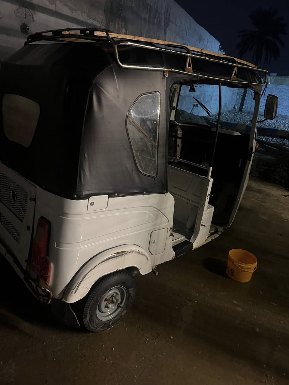 توكتوك موديل ٢٠٢١ بيها سنويه وجاهزه
السعر ب٦ ملايين ونص
مستعجل ع بيعتها وسعرها رخيص
المو شراي لا يتعبني
وهذا رقمي ***********
مكاني بغداد المعامل العماري
