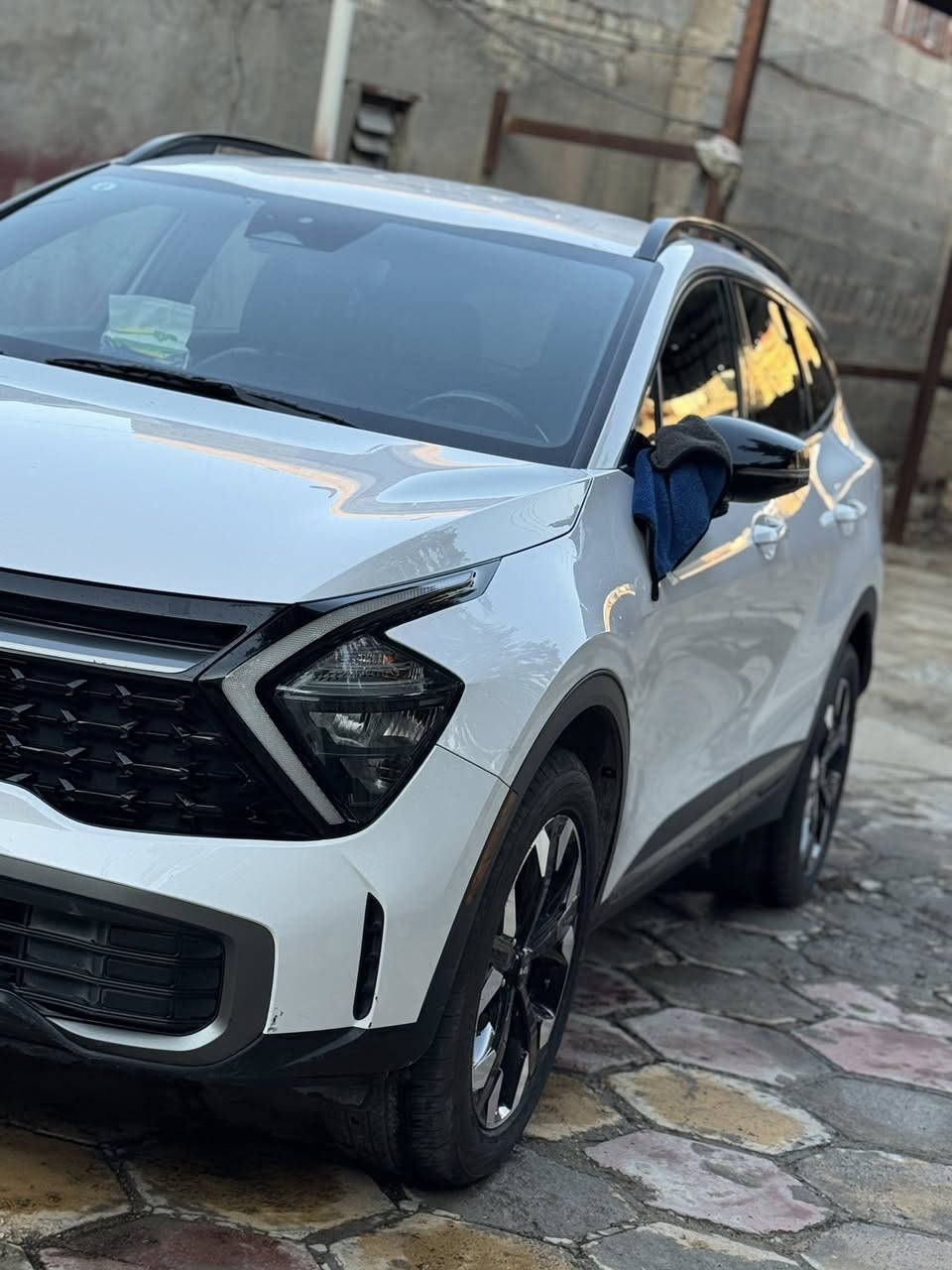 كيا سبورتج 2023 رقم بغداد اكس لاين قمارة حديد
حادث من امريكا ضربة بالجنطة تصلح وانصبغ نفسه وشويه بالحوض كلش بسيط 
خشم البنيد بي تكحيل 
راديترات غاز التبريد ابلادي بدون تبديل 

المحرك :٢٥٠٠ 
الگير : ٨ نمر
المواصفات :
بصمه تشغيل- بصمة ابواب
شاشه كبيره على طول الدشبول
انظمه قياده نورمال- سبورت - سمارت -
كشنات جلد لون اسود
كرسي السائق تحكم كهربائي
هند بريك بصمه
كامرا خلفيه
رادار امامي خلفي جانبي نقط عمياء
تحديد مسار ذكي
اشاره في المرايا الجانبيه
تشغيل عن بعد
تحكم ستيرن  
اوتو هولد
اوتو ستوب
نظام ترحيب
تبريد قطعتين
مانع انزلاق
نزول منحدرات
نظام فحص ضغط الاطارات
نظام abs
تدفئه كشنات
كروز سرعه
سستم صوت هارمن
شاشه لمس متغيره لتحكم التبريد او الميديا
منافذ تايب سي عدد ٣ مع ٢ في الكشنات
اضواء ترحيب عند الاقتراب مع ترحيب داخلي عند الصعود او المغادره
كيجات الكترونيه متغيره حسب الوضعيات
كامرة دوارة 
ماشية 40 الف ميل 
العنوان بغداد حي النصر 
السعر 205 بيها مجال 
بيع فقط بدون مراوس 
***********
اقراء المنشور وشوف الصور زين قبل الاتصال
