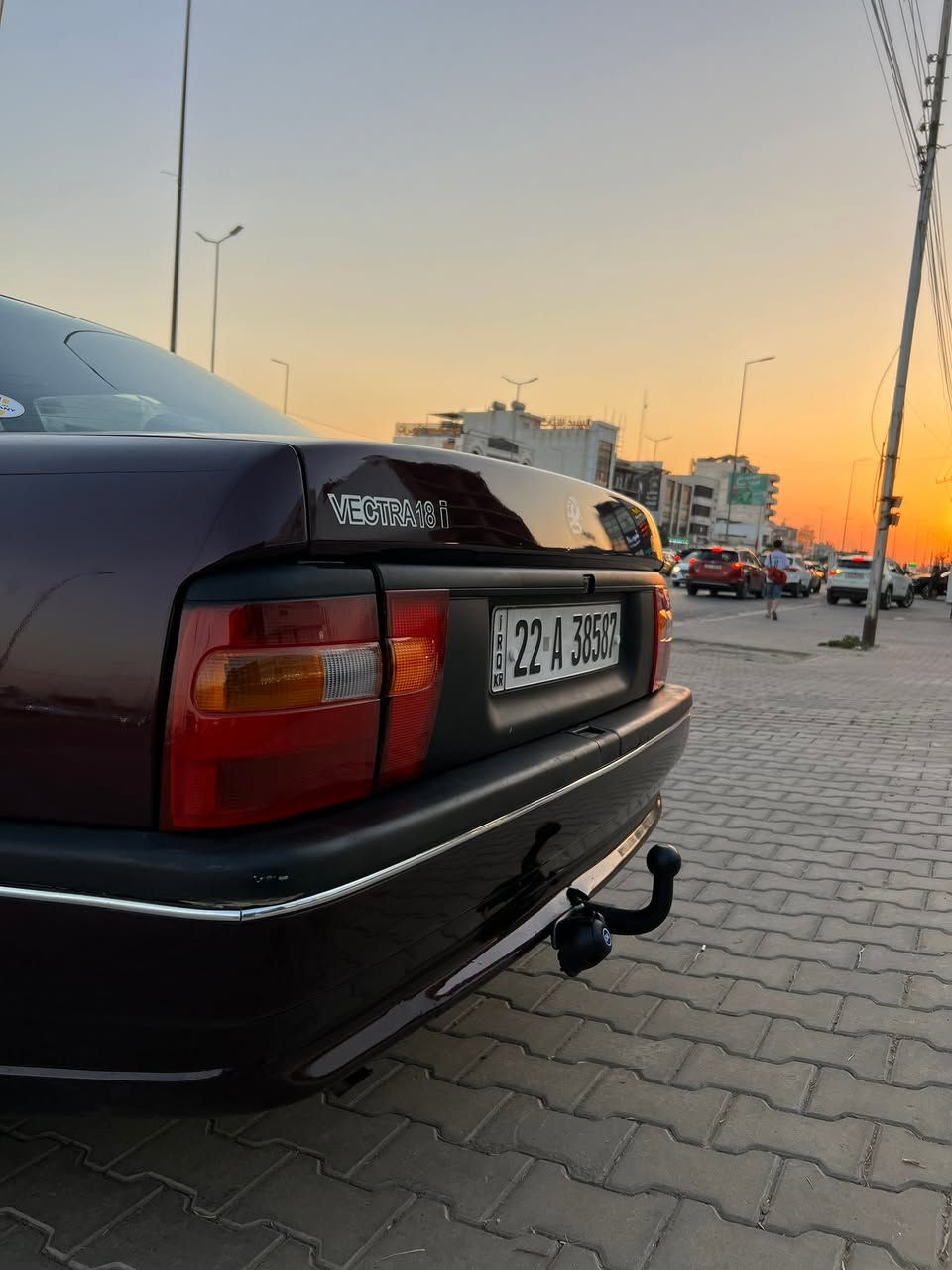 اوبل فكترا موديل 1992
محرك 18 كير عادي قفل مركزي 
كونترول abs  صدر امامي خلفي كله بشرط 
ويل وتايرات جديد لون نيلي صبغ عام جماليه بدون ضربه 
رقم اربيل دولي سنويه 2029 شرط تحويل 
مكان السيارة كركوك 
للاستفسار ‭***********‬
‏سعر 52 ورقة
