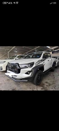 هايلوكس Grسعودي 2024كفاله عدا شخط صغير بالخلف ماشيه 27 السياره بدون اي...