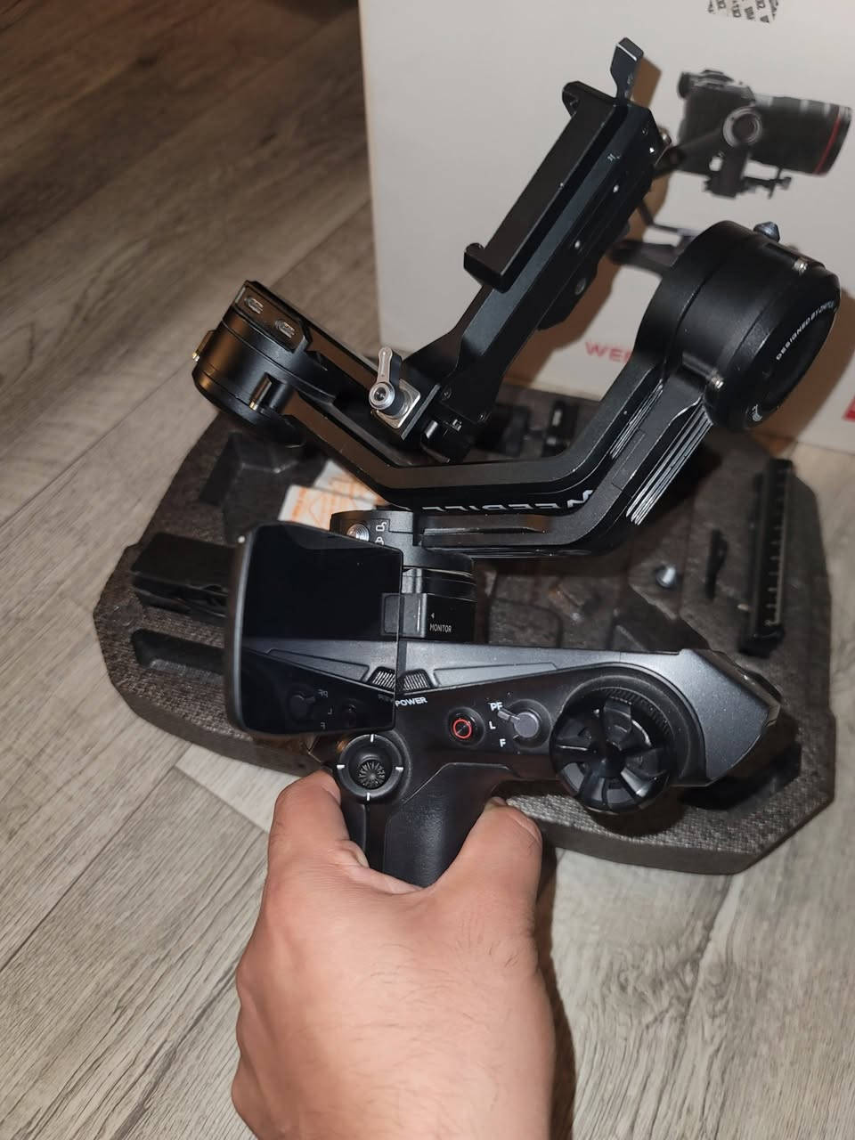 رونن شركه ويبل 2
رونن بحاله ممتازه جدا ونضافه ٩٩بالميه 
وكامل  مل ملحقاته الاصليه  رايده ب٣٣٠ وبي مجال مكاني ديالى.


**إذا كنت صاحب هذا الإعلان وتريد حذفه لأي سبب، رجاءا أرسل رسالة إلى الدعم الفني**