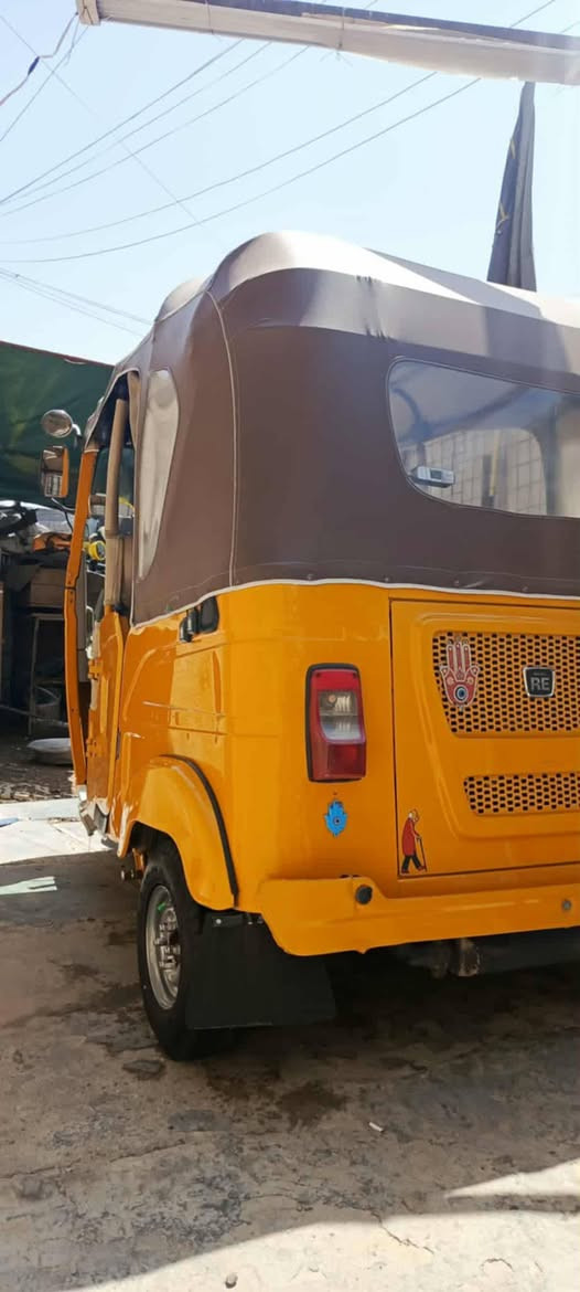 السلام عليكم تكتك موديل 22 شهر 11 رقمه كربلاء انكليزي بسمي تحويل ثاني يوم تكتك تخم تاير جديد  دوشمه  سفريات اشاير الد زنون مسجل تكتك مال جناي ربع ما ذب عليه الاستفسار اتصل على الرقم *********** مكاني بغداد حي العامل غير متواجد على فيس
