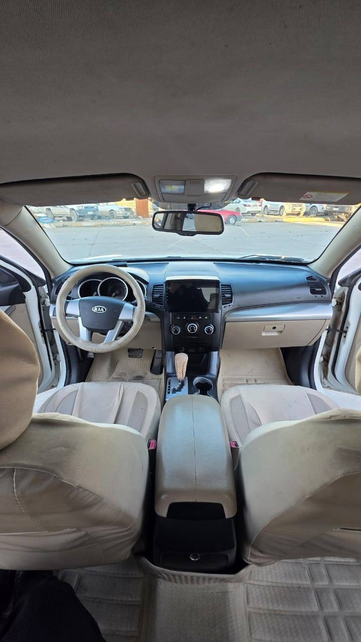 كيا سورينتو 2010 رةقم سليمانية 
محرك ٤ بستون خليجية بدون صبغ بدون بارد سيارة لوك سنةوية مجدد گير محرك شرط مكان سيارة بكلار صونةر موجود ***********
