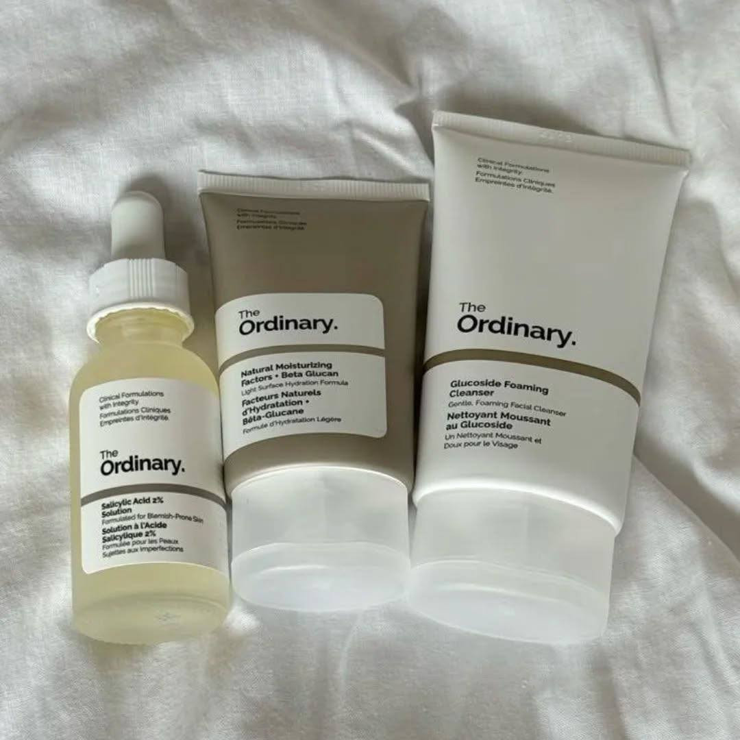 The Clear Set.The Ordinary
مجموعة ذا كلير سيت من اوردنري للعناية بالبشرة 🧴📦
تتضمّن المجموعة :
● غسول جلوكوسايد الرغوي 50 مل
● سيروم حمض الساليسيليك 2٪ 30 مل
● مرطب+ بيتا جلوكان 50 مل


**إذا كنت صاحب هذا الإعلان وتريد حذفه لأي سبب، رجاءا أرسل رسالة إلى الدعم الفني**