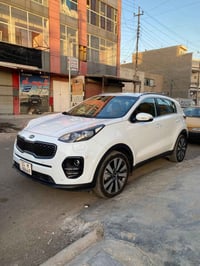 للبيع كيا سبورتج موديل ٢٠١٨ خليجي رقم بغداد الجديد  محرك ٢٠٠٠ دوش  مكف...