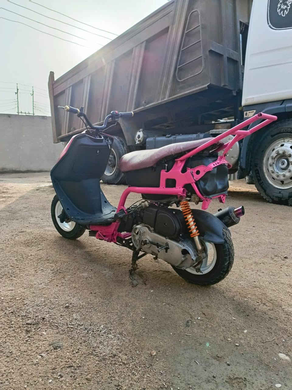 السلام عليكم فراشه حربيه محرك ماكس مفتوح ولفات فقط ناعمه دراجه تعمير نص ضفيره تايرات جدد شلعه ومعدل قطره دهن وكلج خلفي رياضي كزوز رياضي سعر 325 وبيه مجال قليل مكان لبصره زبير رقم *********** رجائآ مو شراي لا تعبني
