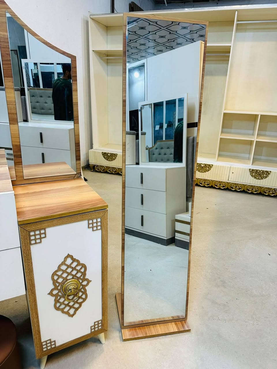 غرفه تركي مستخدمه 🛠️
غرفه ماركه ٨ قطع 🔥
غرفه نضيفه مثل بل صور ✨ 
غرفه ول توصيل600فقط 😍✔️


**إذا كنت صاحب هذا الإعلان وتريد حذفه لأي سبب، رجاءا أرسل رسالة إلى الدعم الفني**