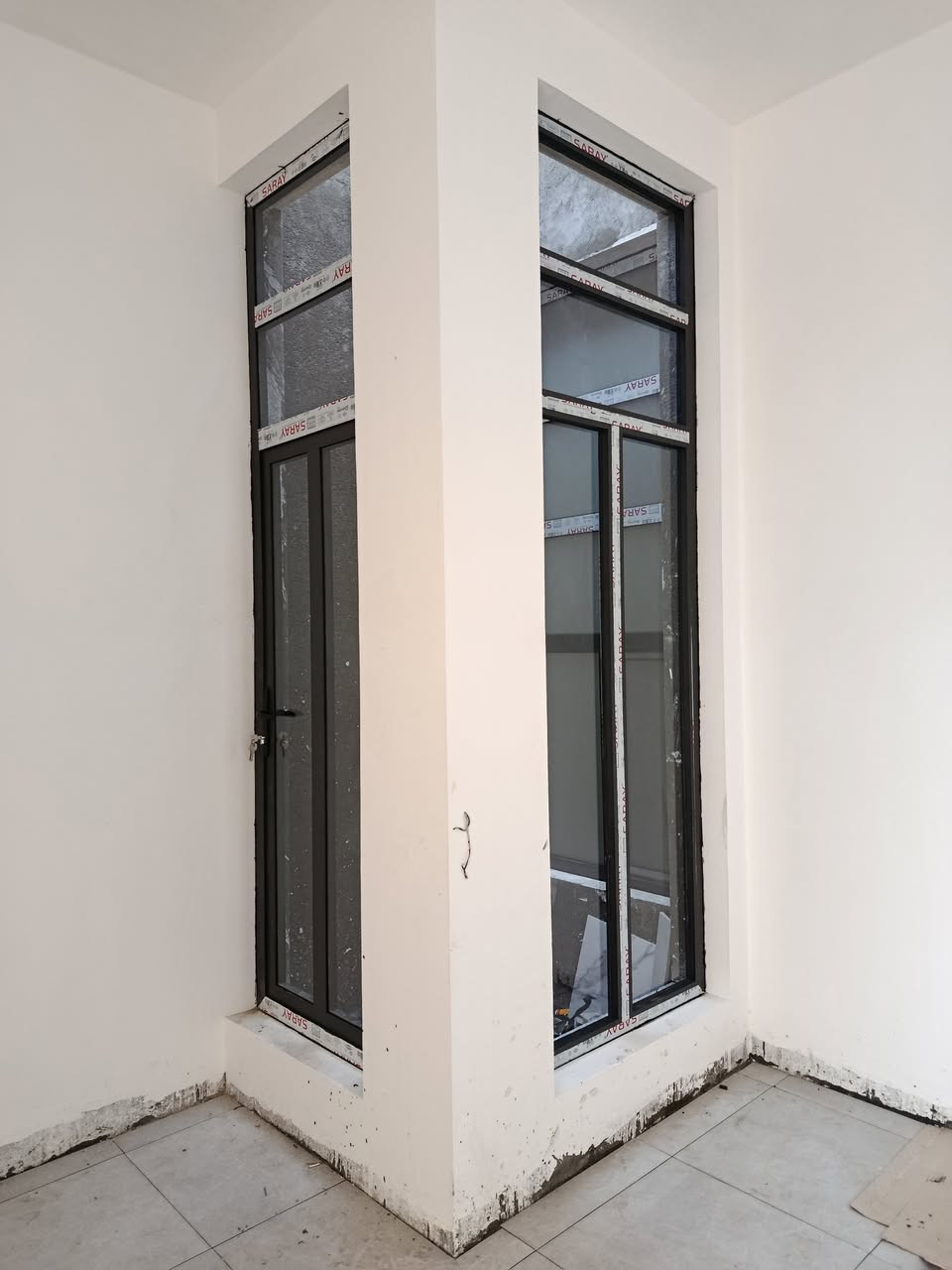 تم تثبيت شبابيك لأحد الزبائن في حي 36 
مواصفات العمل:  
القواطع: سراي تركي.وجام 6ملم 
العنوان: السماوة الشرجي، خلف الكراج، الطوابق الجودة والثقة عنواننا.
معمل الألمنيوم أهل التسامح بإدارة حسين أبو محمد.
للتواصل عبر واتساب: ***********
