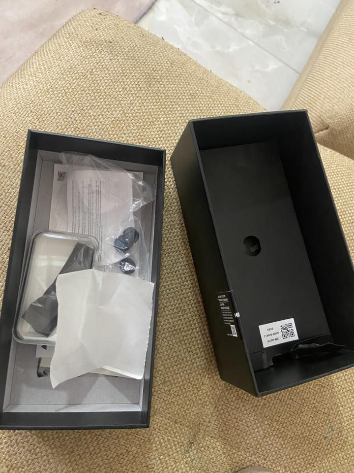 السلام عليكم نوت ١٠ بلص 
جهاز مكفول وما مفتوح 
شرق اوسط ذاكره ٢٥٦ 
مابيه اي تعليك أو اي مشكله ثانيه 
فطر بضهر والقلم ضايع 
*********** واتساب
