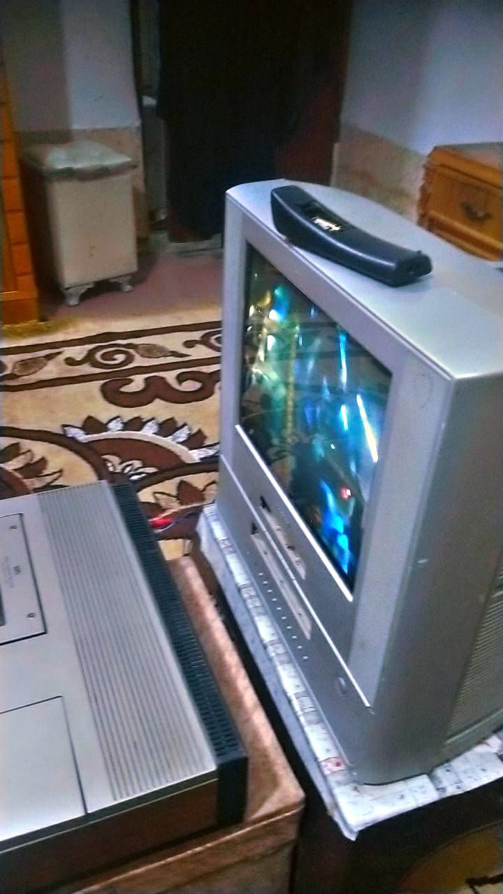 البيع تلفزيون سام سونك الموئسه وفديو نشلل 7000لوك نضافتهن 95٪ بلاديات علا وضع الشركه نضيفات جدن جدن الاتصال علا الرقم ***********والله والي التوفيق
