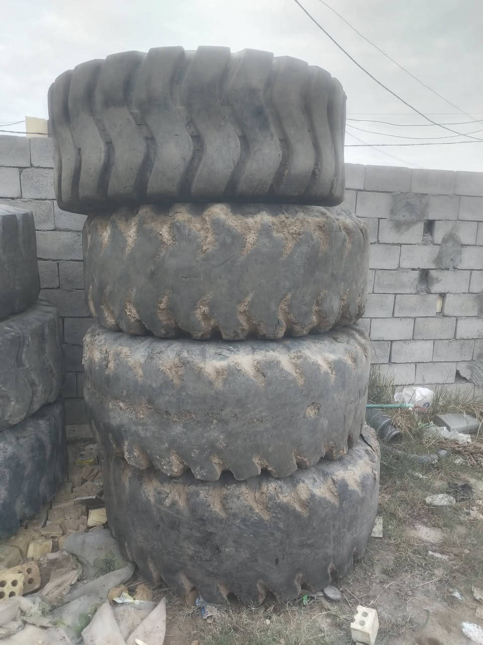 تايرات عدد ٥ حجم ٢٣ للبيع للاستفسار ***********
