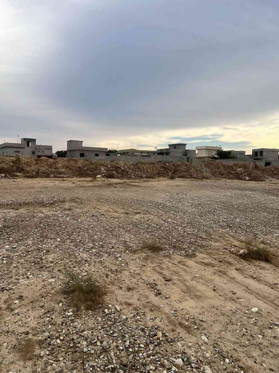 بموقع مميز ✅
دوانم عدد ٤ للبيع 
قرب نهر السعدية
خلف جامع زمزم
الوجه ٥٠ والنزال ٢٠٠
شارعهن فرع مقابل بانزين خانه عدنان عبدو 
للاستفسار
***********
