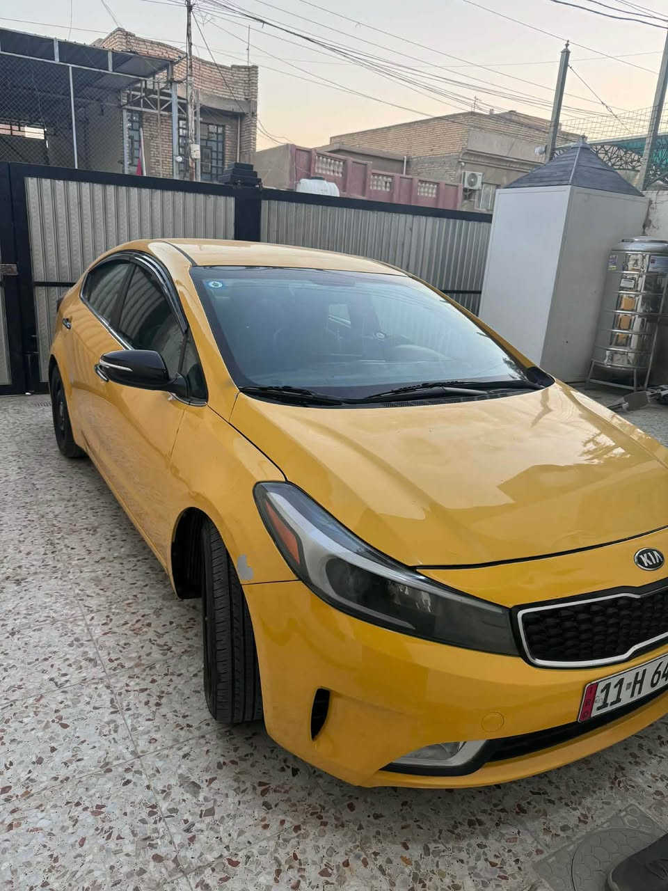 سلام عليكم فورتي موديل ١٨ فول على لفتحه 
بصمه ابواب بصمه تشغيل كشنات تتفئه رادار جانبي تحديد مسار  بكلايت لد مكينه ٢٠٠٠مكفوله كير ايتي حداديه تبريد تخم تاير كله كفاله بسمي مصفره هيه وغرامات وجاهزه من كلشي مال جناي بيه منضومه غاز عنوان بغداد السعر ١١٥وبيه مجال ***********
