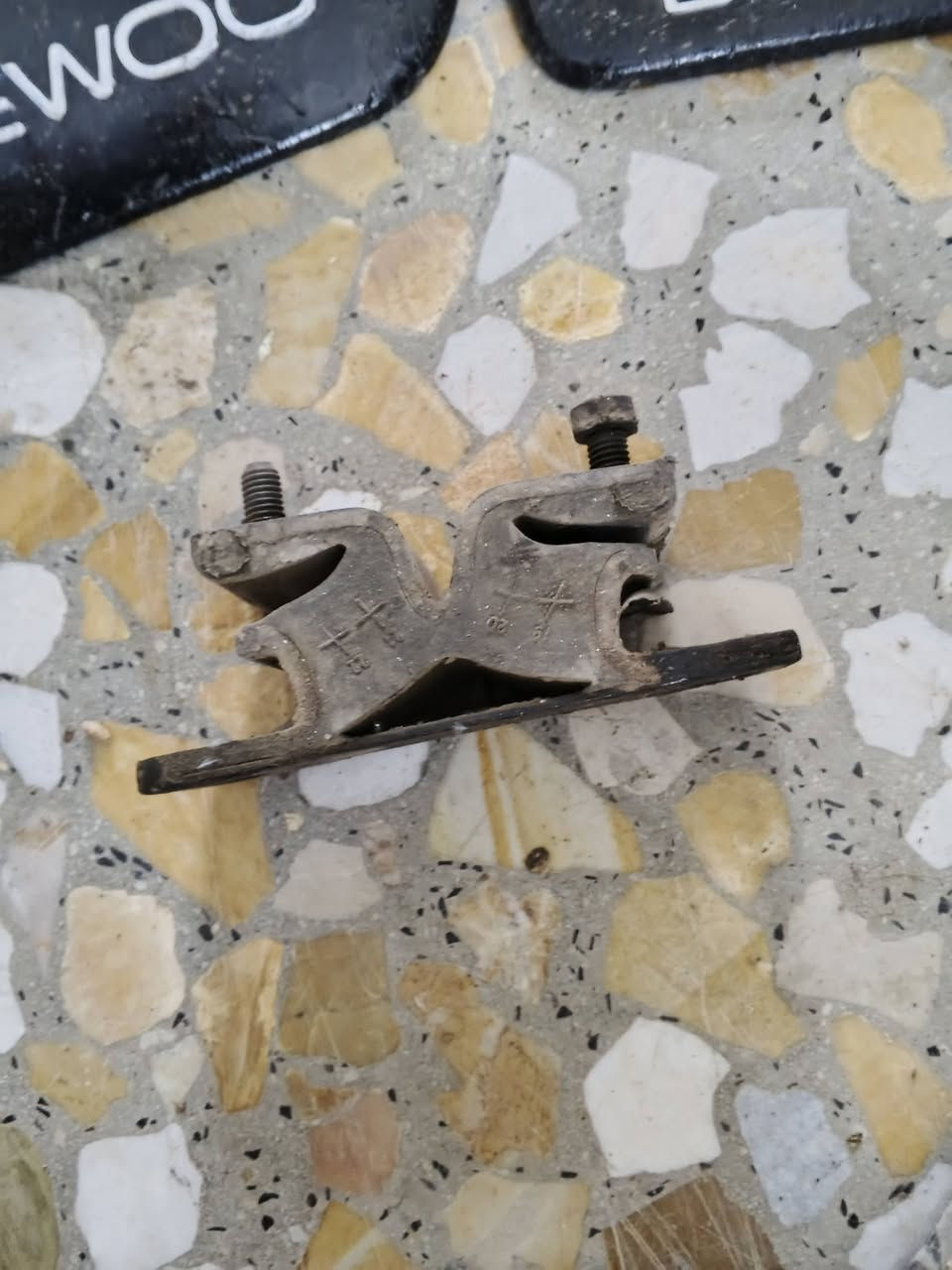 السلام عليكم عارض برنس للبيع عنوان بغداد هذه رقمي ***********
