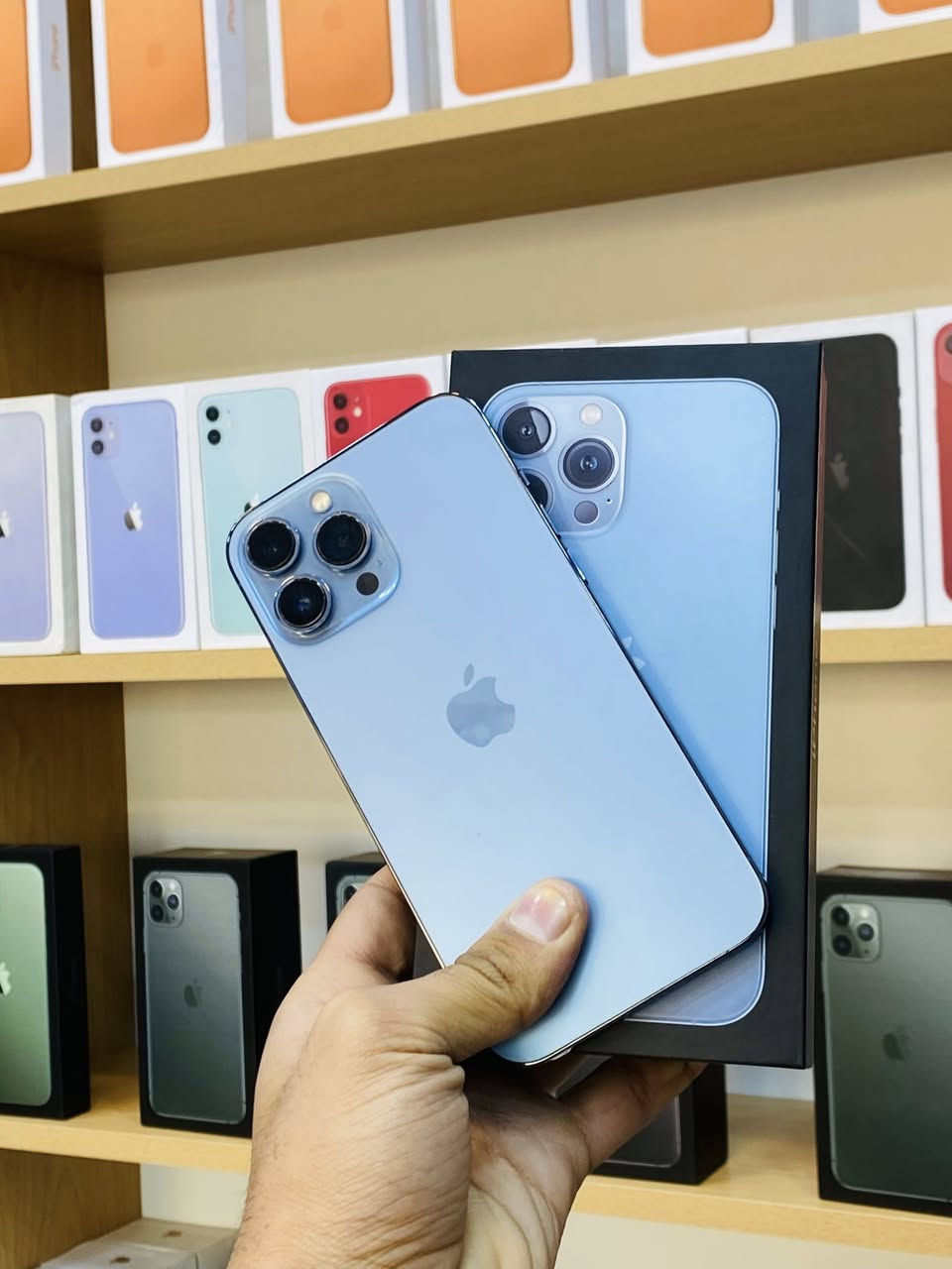 السعة: 256GB
🔹 حالة الجهاز: نظافة 100%
🔹 صحة البطارية: 95%
🔹 الاستخدام: قليل جداً
🔹 الجهاز: أصلي 100%
🔹 الملحقات: كاملة أصلية
🔹 الضمان: مشمولة
🔹 السعر: مناسب وقابل للتفاوض بالمعقول

📞 رقم التواصل:
***********

📍 العنوان:
القطاع – شارع المدارس – مقابل مدرسة الأندلس
مركز الشمس 2
