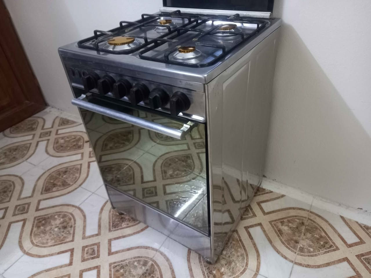 طباخ عشتار مصري للبيع شرط الشغل السعر ٨٠ ألف العنوان موصل حي الصدام بعد السيطرة عالشارع العام *********** *********** يوجد توصيل داخل الموصل أجره عالمشتري موصل, نينوى
