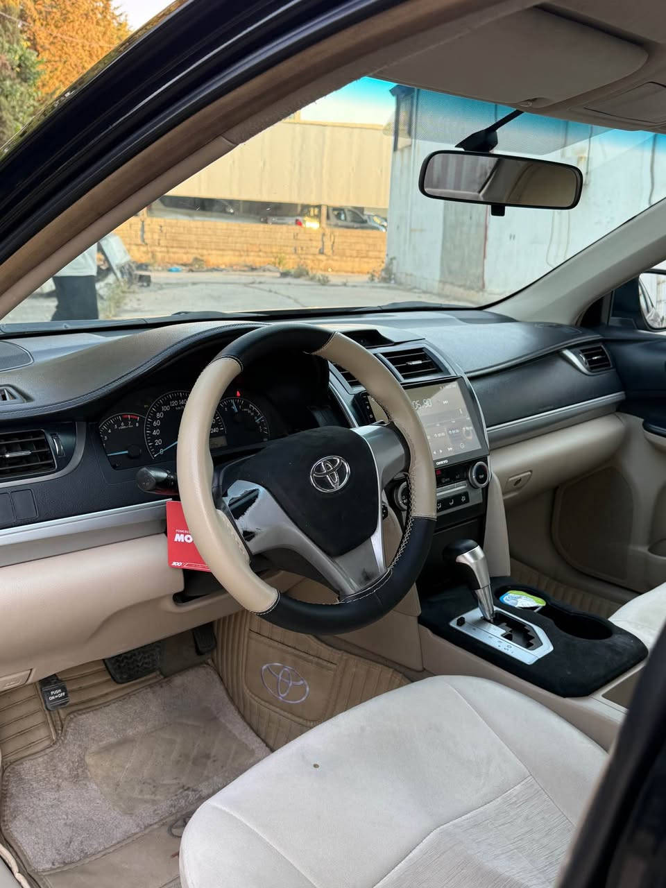کامری مۆدێل 2014 خلیجی
ناو زەردو شاشەو کامێرە
حەقیقی 236.000km ڕۆشتوە 
مەکینەی نەکراوەتەوە
دو درگای بەس پەمپە 
سەنەوی تا 2031 تازەیە
125$مەجال
***********
*********** السليمانية, العراق
