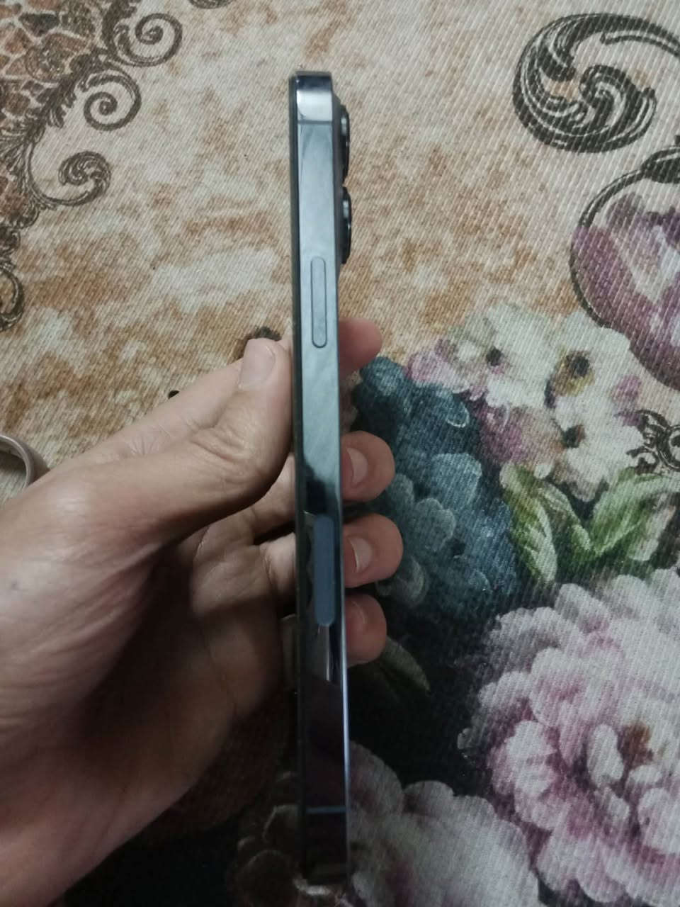 مراوس فقط 14 برو ماكس مكاني بغداد دوره وتساب ***********  ايفون 13 برو ماكس بطاريه 92 بلادي مبدل شاشه فقط 3 خيارات اوليد ماعرف شنو اسمه بضبط إ ذا مو صح جرّبته ببجي وبيس فول بدون ملحقات
